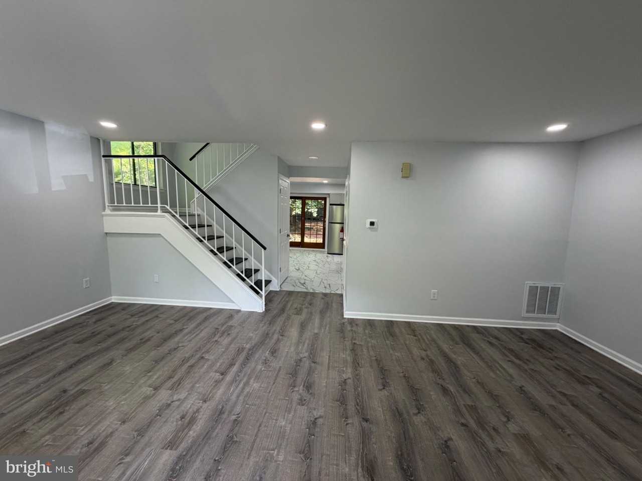 31 Harwood Ln #DD - Photo 2 of 17