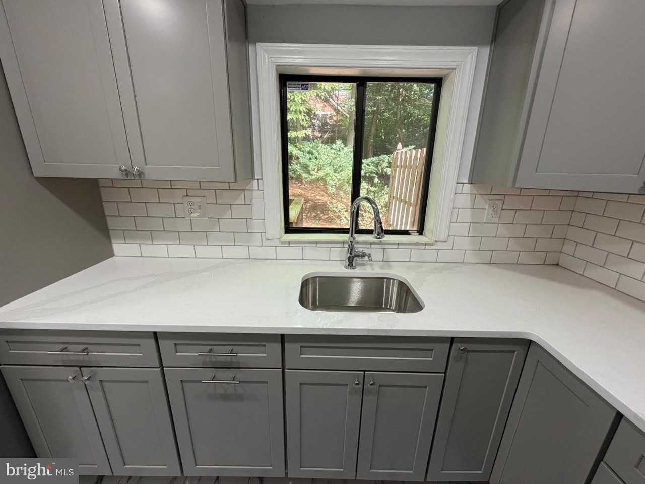 31 Harwood Ln #DD - Photo 6 of 17