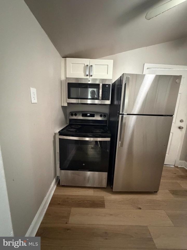 1201 N Commerce St #B - Photo 7 of 9