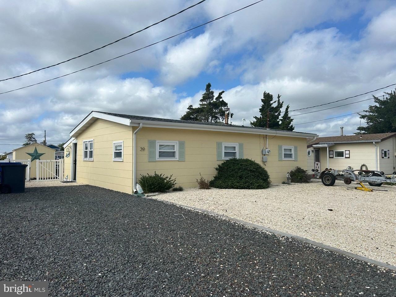 39 Jeteemale Dr - Photo 2 of 17