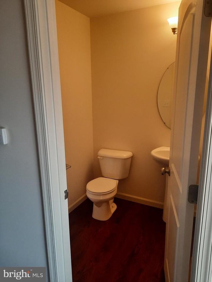 702 Admirals Quay Dr - Photo 7 of 15