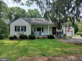 featured image of 2100 Oaklyn Rd