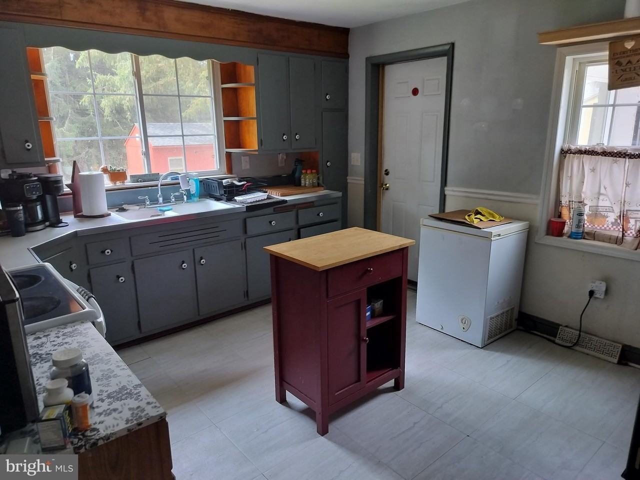 2100 Oaklyn Rd - Photo 3 of 8