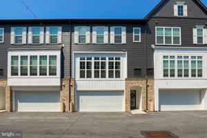 featured image of 806 Mayer Pl
