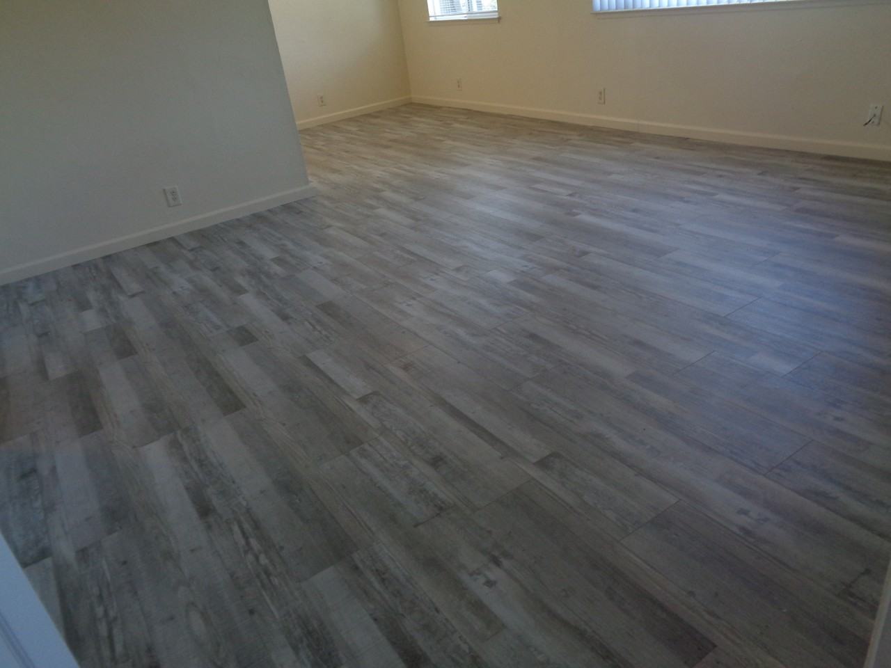 958 S Barrett Rd #4 - Photo 2 of 10