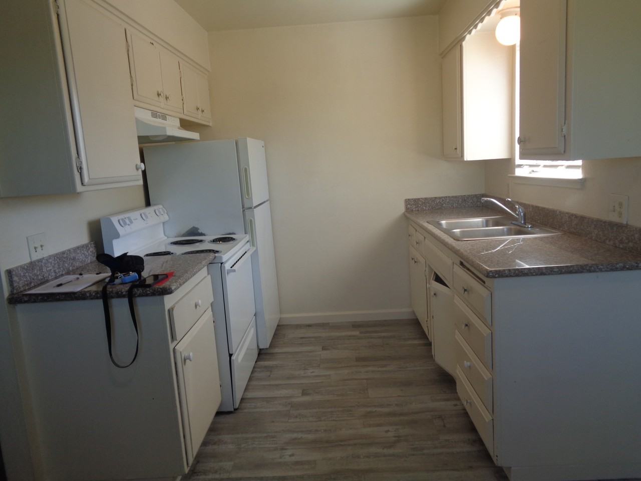 958 S Barrett Rd #4 - Photo 5 of 10
