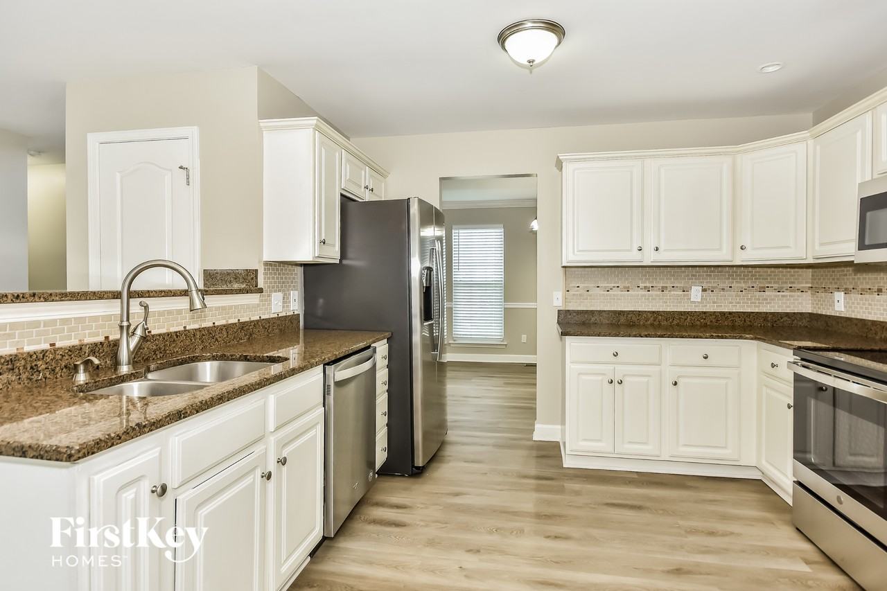 4801 Mara Vista Drive - Photo 5 of 15