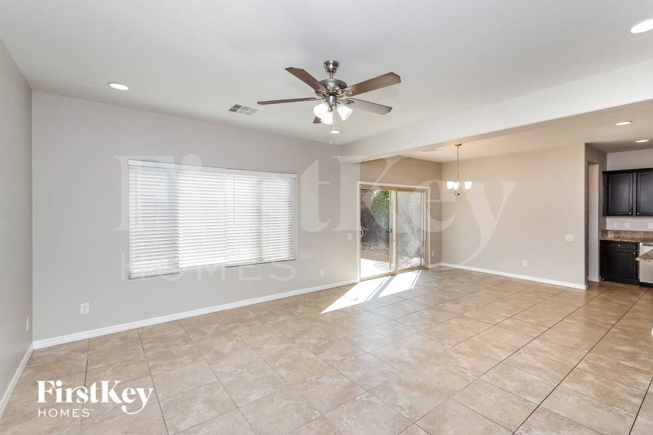 2632 Romarin Ter - Photo 3 of 16
