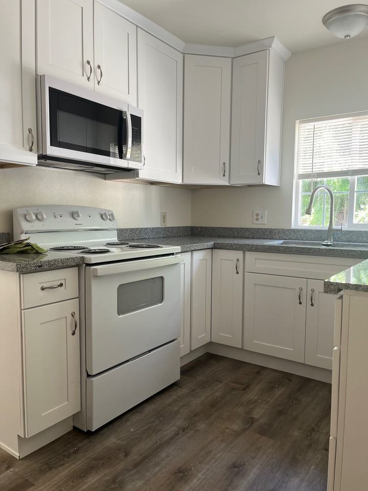 5911 Poplar Ave #A - Photo 6 of 16