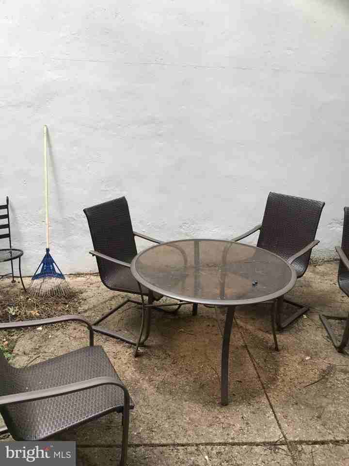 2404 Aspen St - Photo 5 of 10