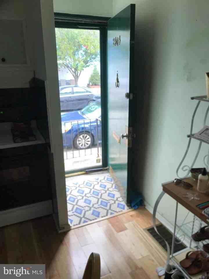 2404 Aspen St - Photo 6 of 10