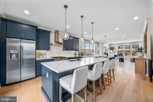 featured image of 330 Wright St