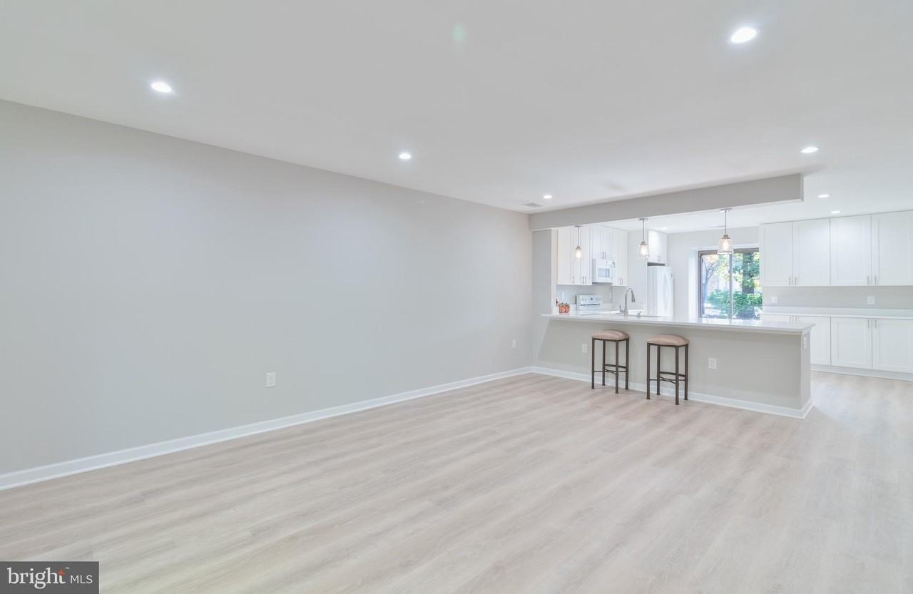 8748 Ridge Hollow Ct - Photo 6 of 28