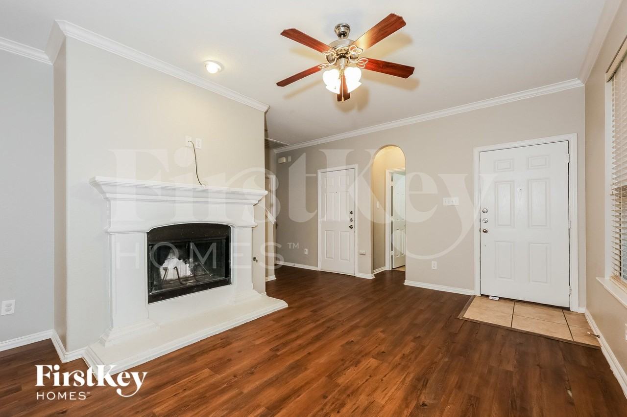 3040 Thicket Bend Ct - Photo 4 of 17
