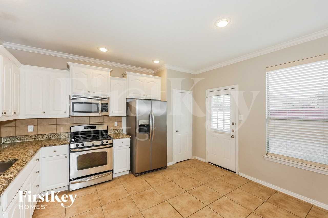 3040 Thicket Bend Ct - Photo 6 of 17