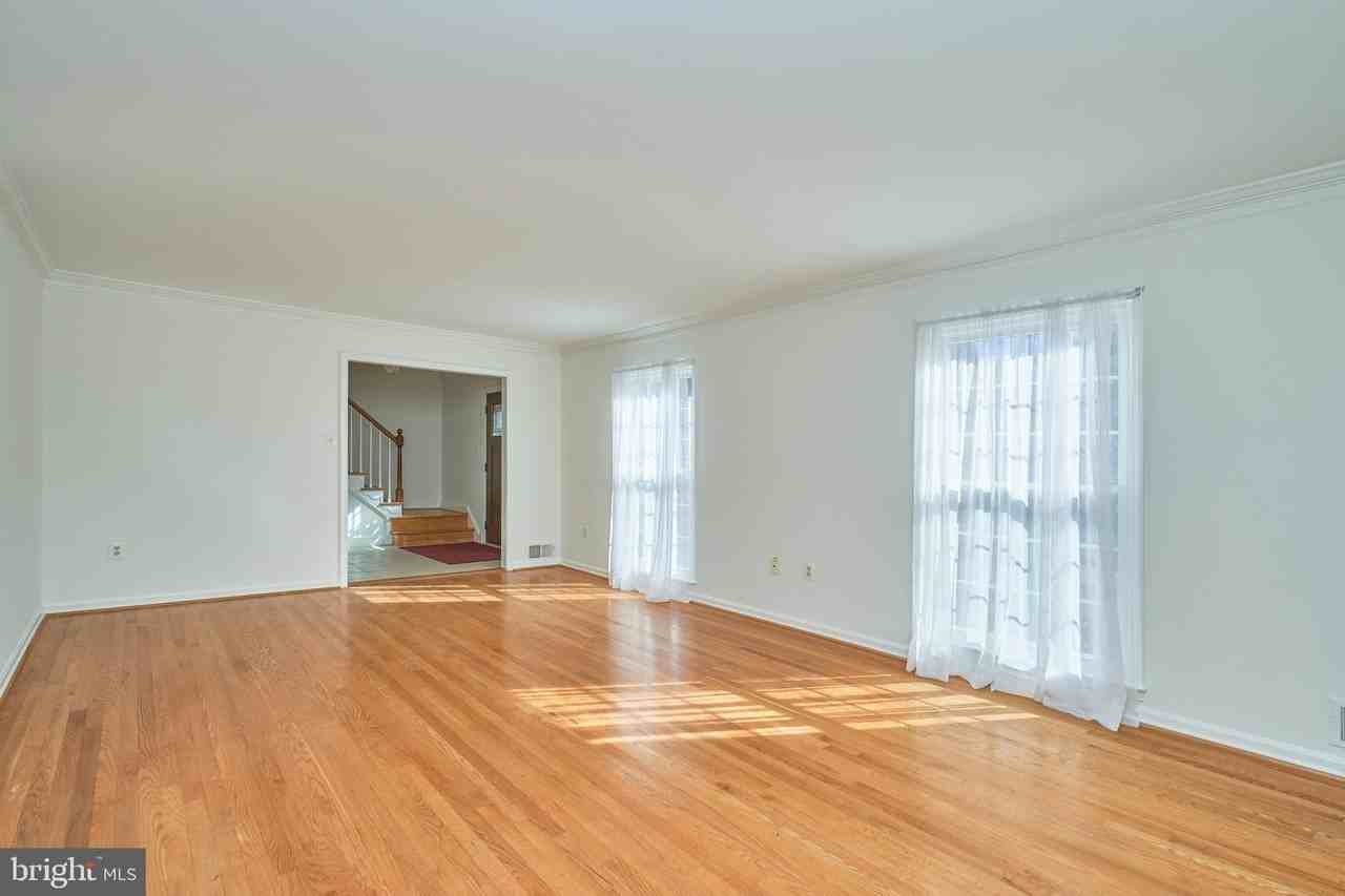 5806 Bent Twig Rd - Photo 5 of 37