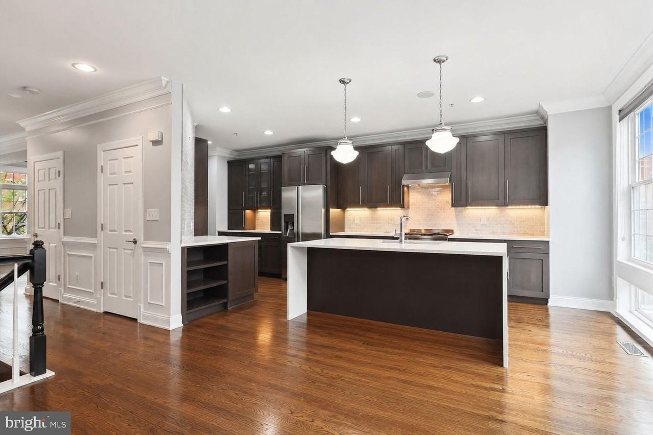 12079 Kinsley Pl - Photo 4 of 33