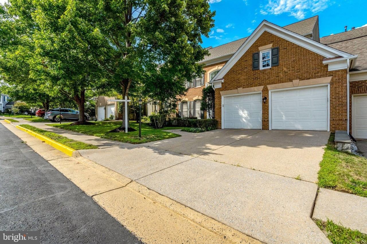 5257 Winter View Dr - Photo 2 of 50