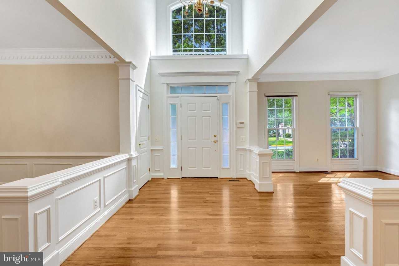 5257 Winter View Dr - Photo 6 of 50