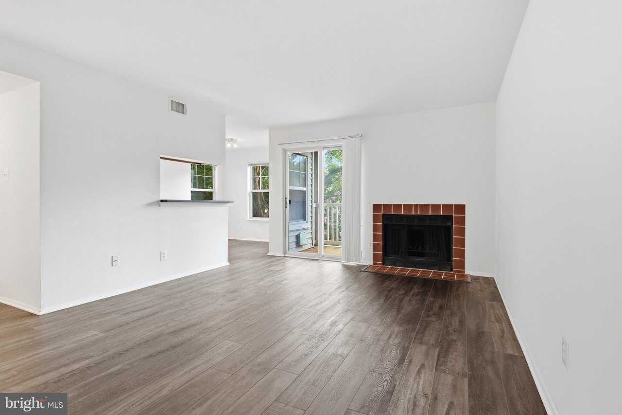 1710 Abercromby Ct #1710H - Photo 6 of 30