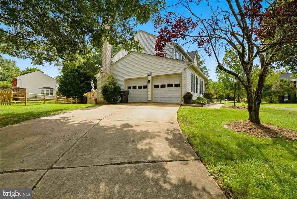 2327 Colts Brook Dr - Photo 3 of 34