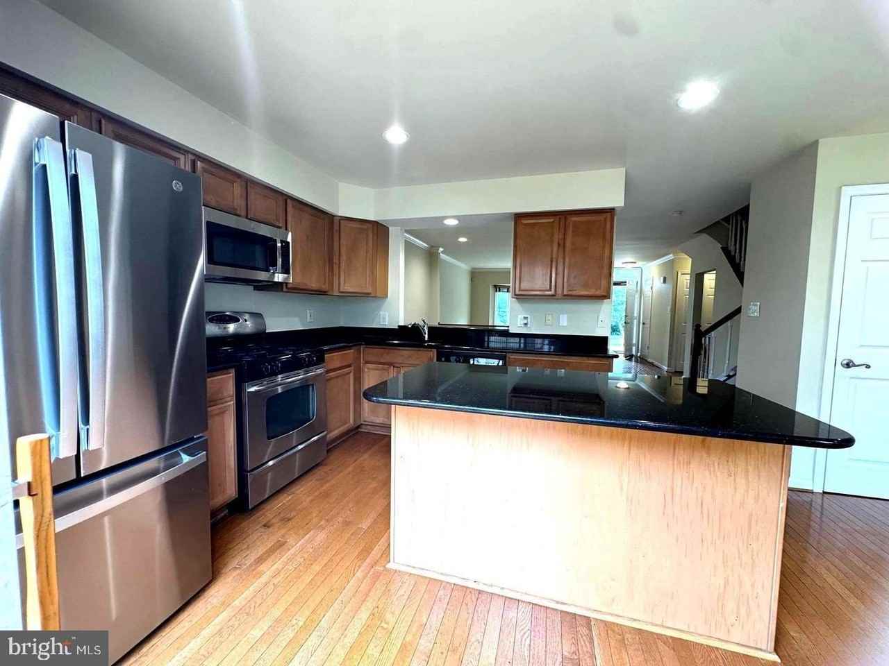 5316 Ridley Ct - Photo 7 of 31