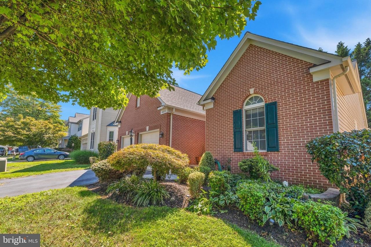 46855 Willowood Pl - Photo 4 of 44