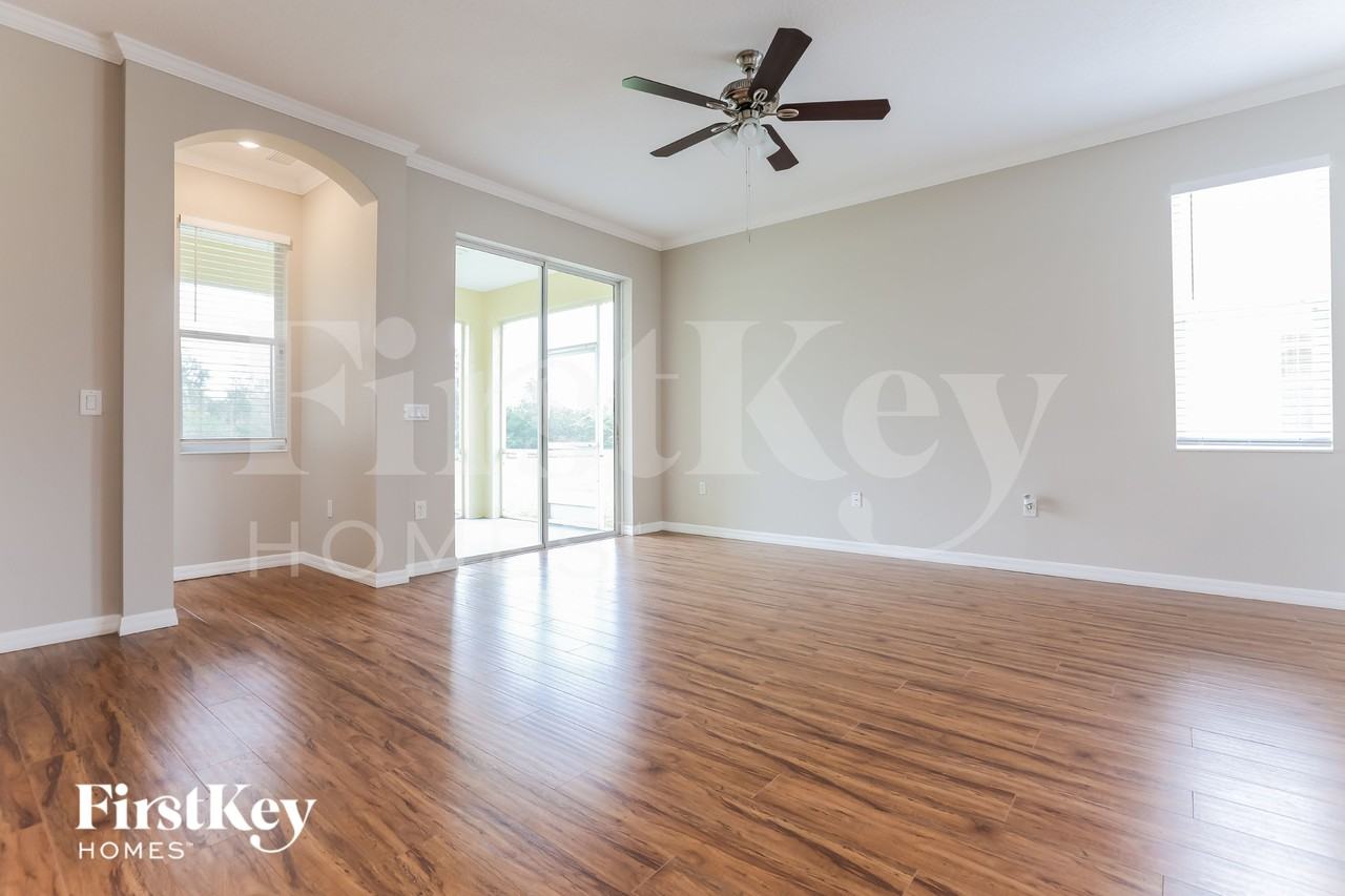 5624 Lexington Dr - Photo 4 of 16