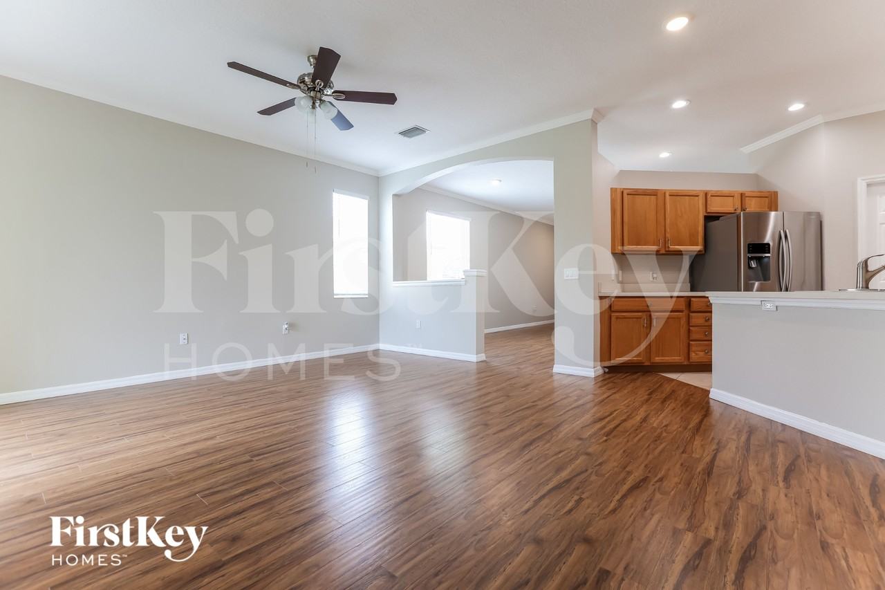 5624 Lexington Dr - Photo 5 of 16