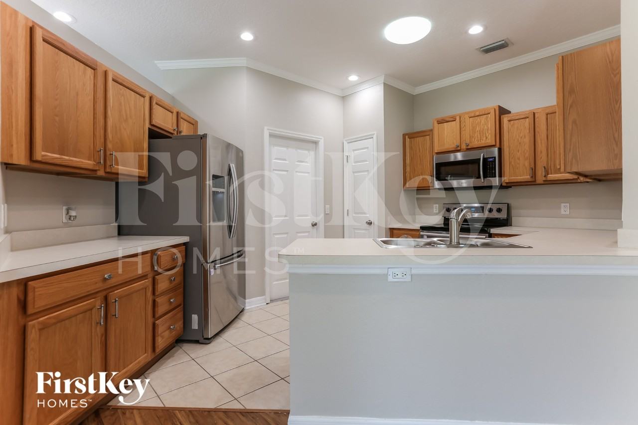 5624 Lexington Dr - Photo 6 of 16