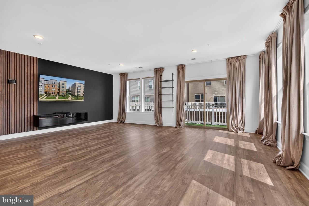 10426 Ratcliffe Trl - Photo 2 of 50