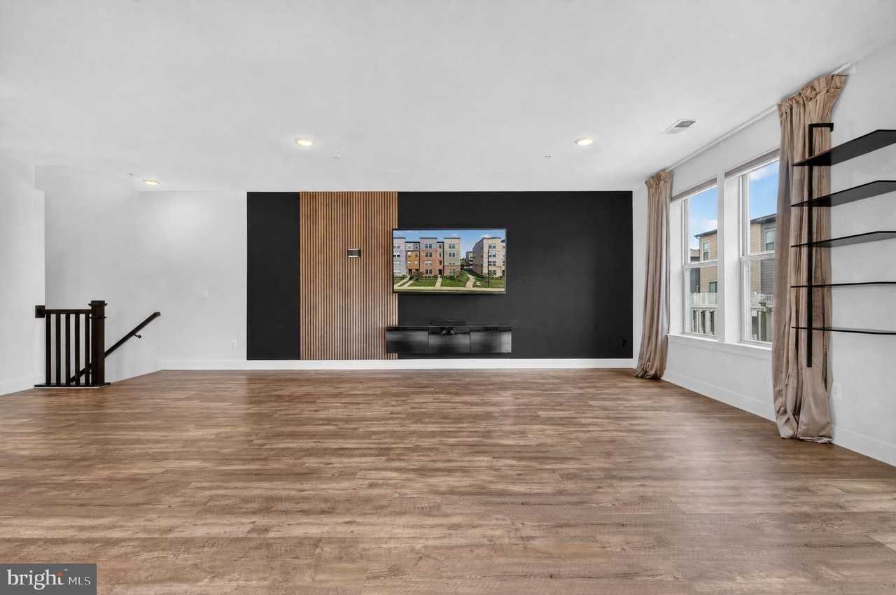 10426 Ratcliffe Trl - Photo 3 of 50