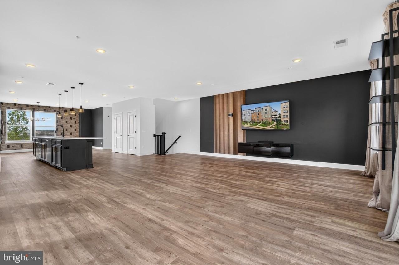 10426 Ratcliffe Trl - Photo 4 of 50
