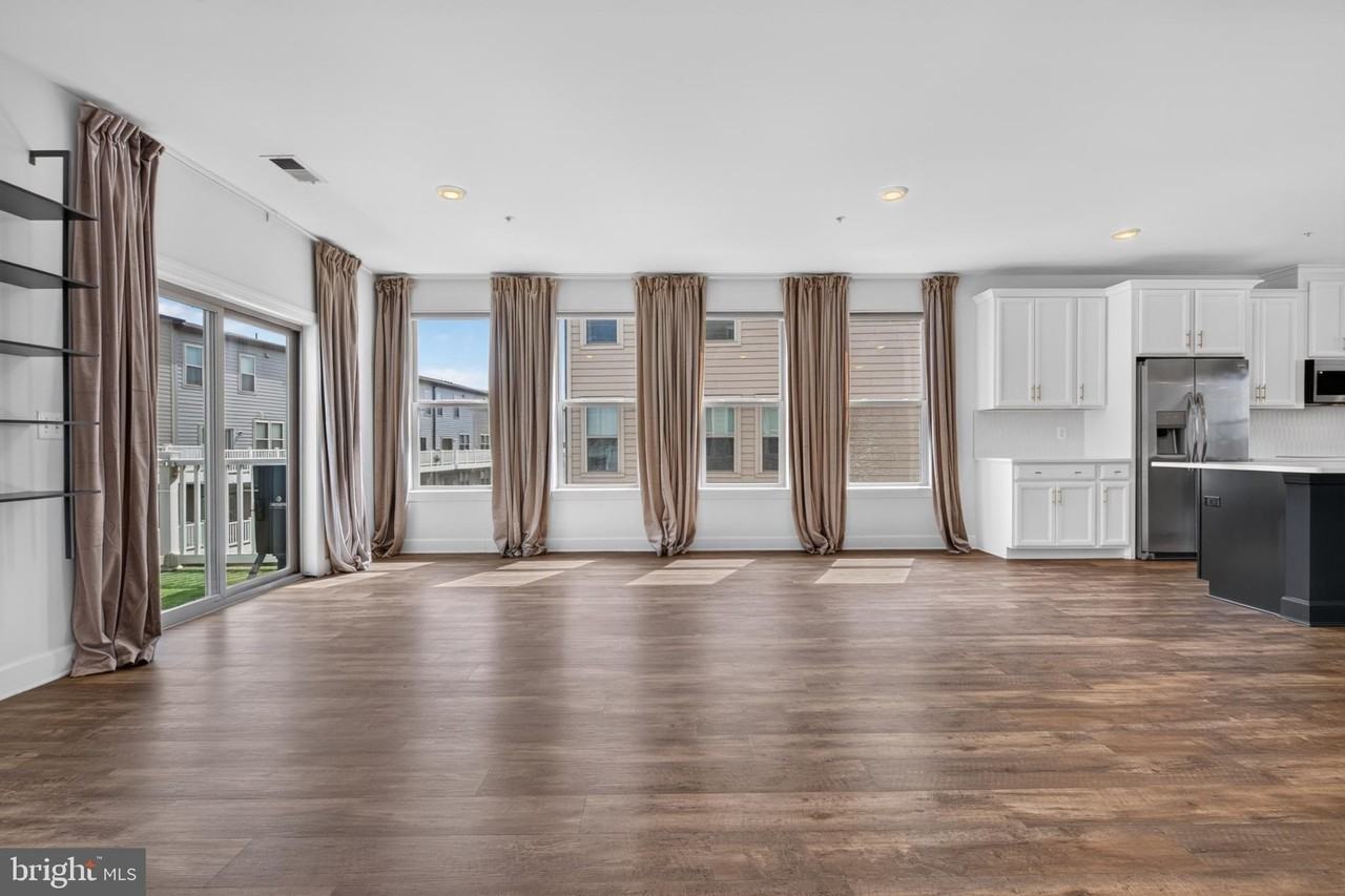 10426 Ratcliffe Trl - Photo 6 of 50