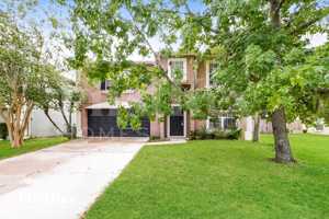 featured image of 207 Willowbay Ridge St