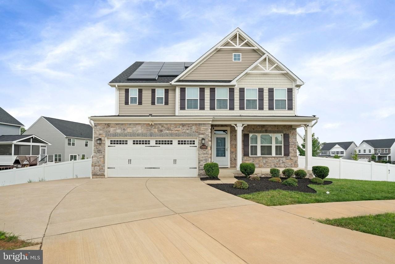 7550 Mint Springs Ct - Photo 2 of 50