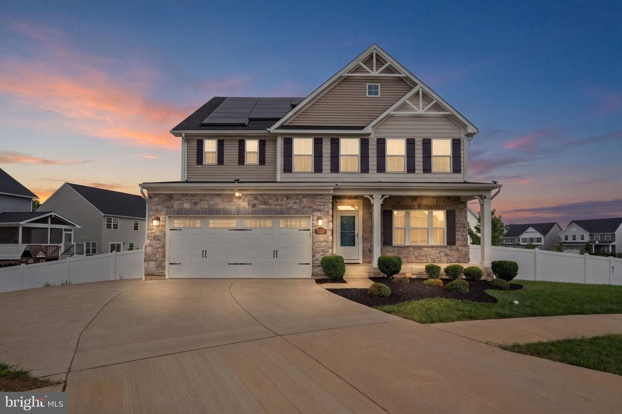 7550 Mint Springs Ct - Photo 3 of 50