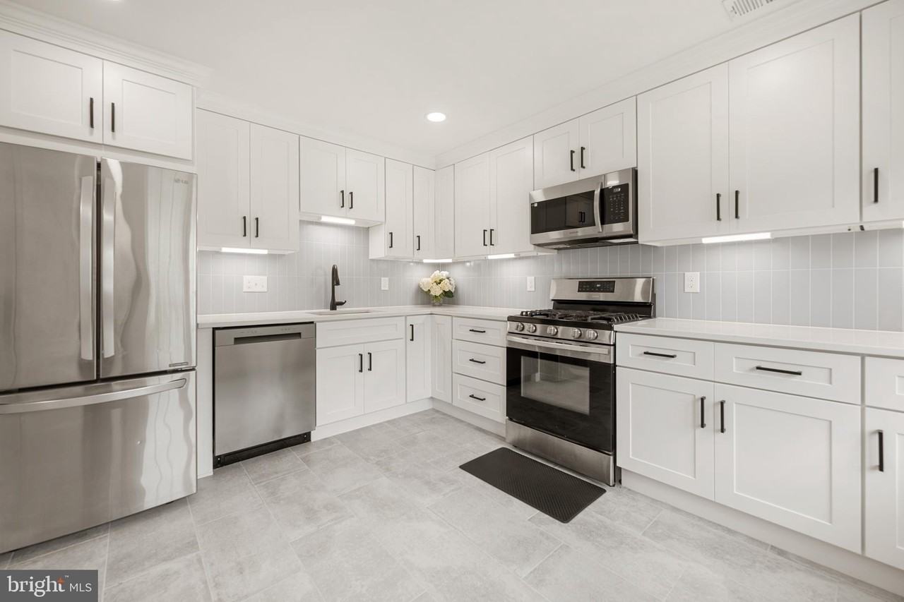 14874 Emberdale Dr - Photo 4 of 29