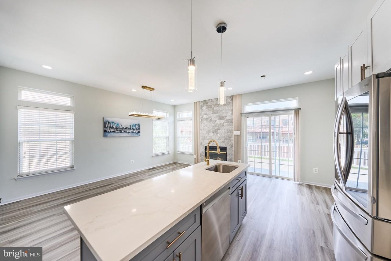13070 Shenvale Cir - Photo 2 of 48