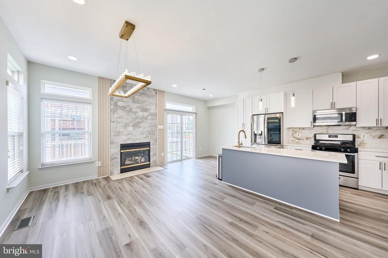 13070 Shenvale Cir - Photo 3 of 48