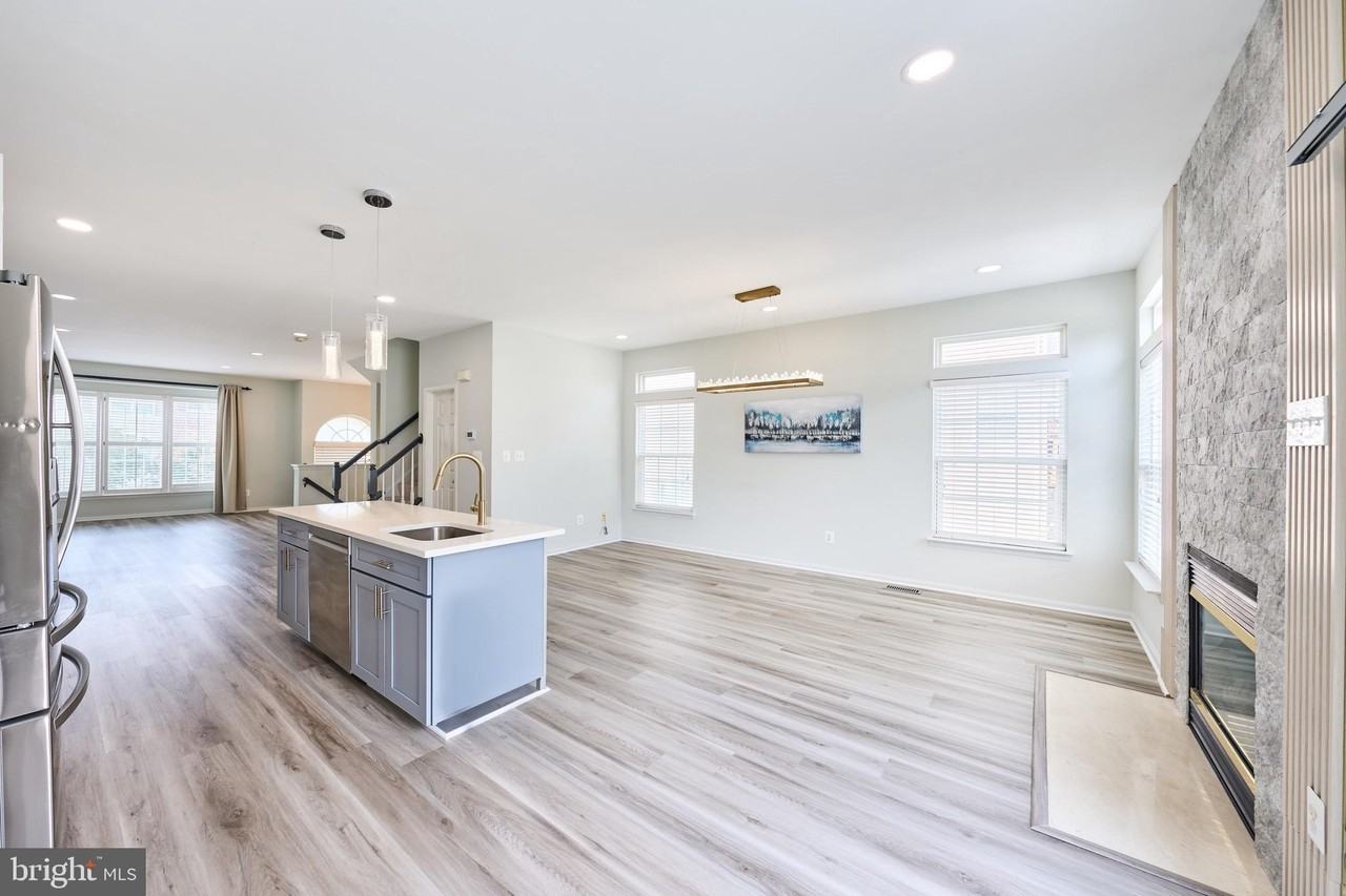 13070 Shenvale Cir - Photo 5 of 48