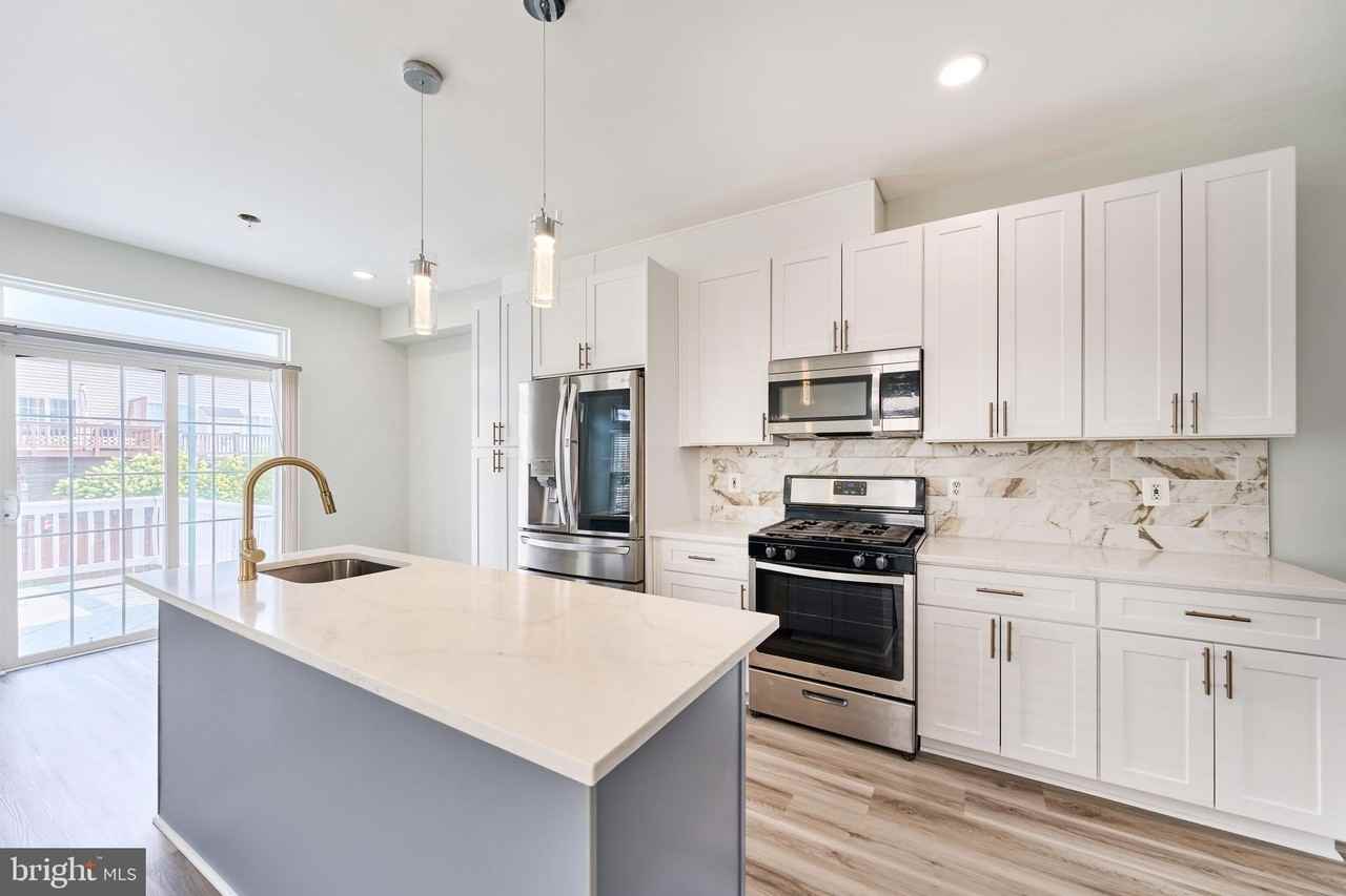 13070 Shenvale Cir - Photo 7 of 48