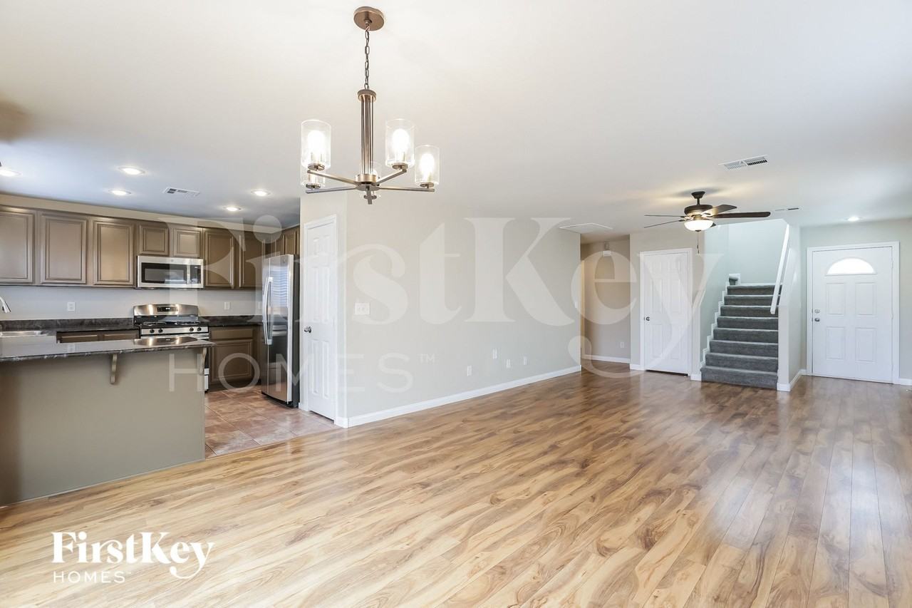 6380 Cactus Dahlia St - Photo 4 of 15