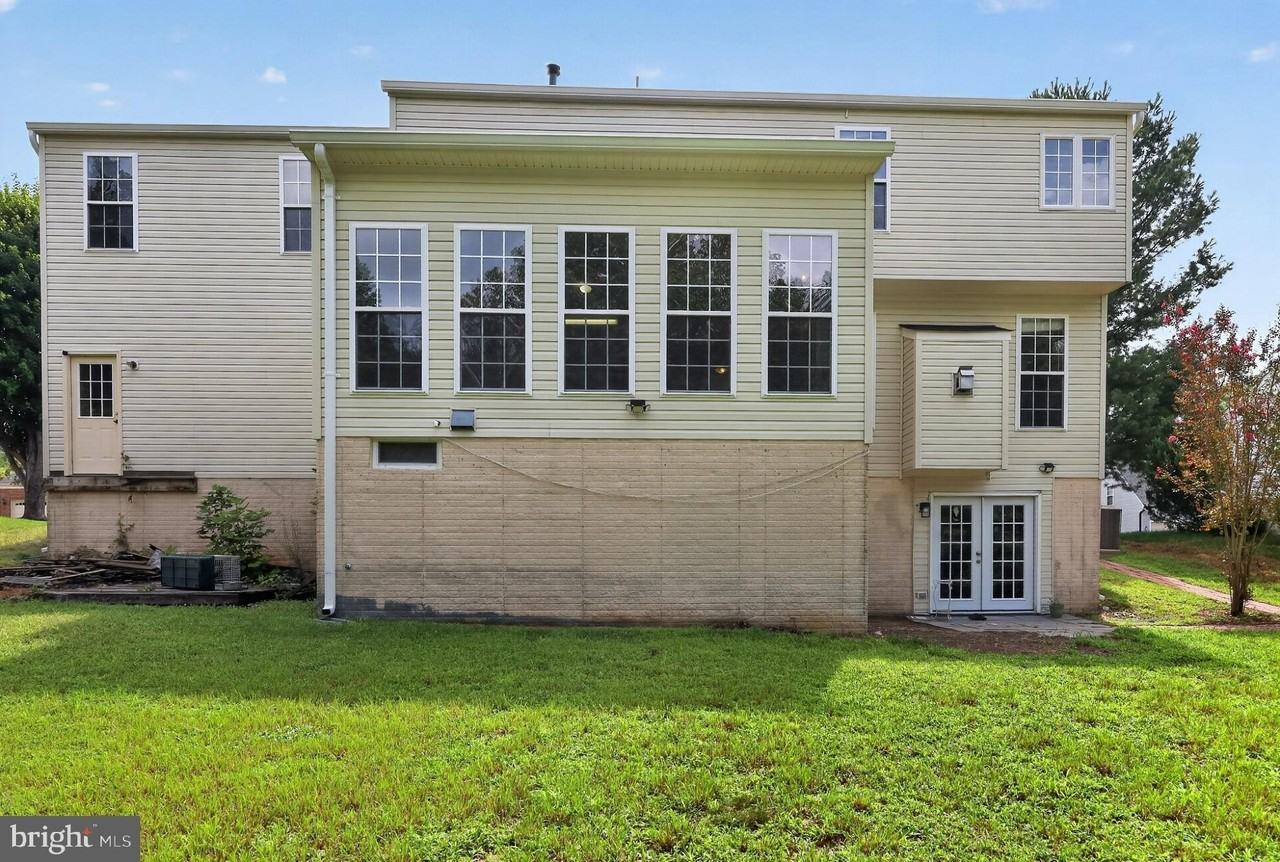 17694 Avenel Ln - Photo 2 of 28