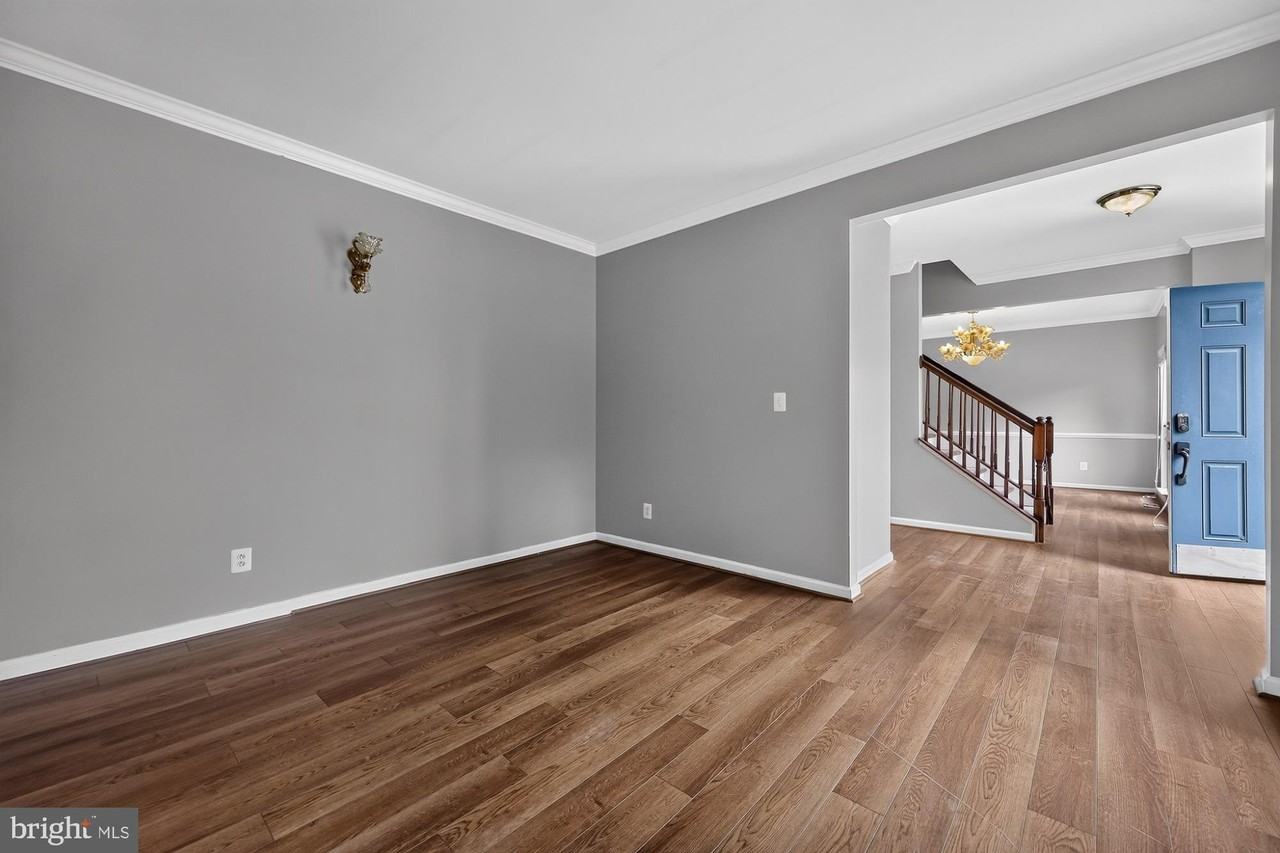 17694 Avenel Ln - Photo 4 of 28