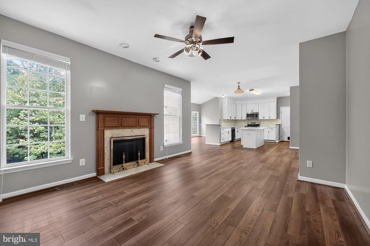 17694 Avenel Ln - Photo 5 of 28