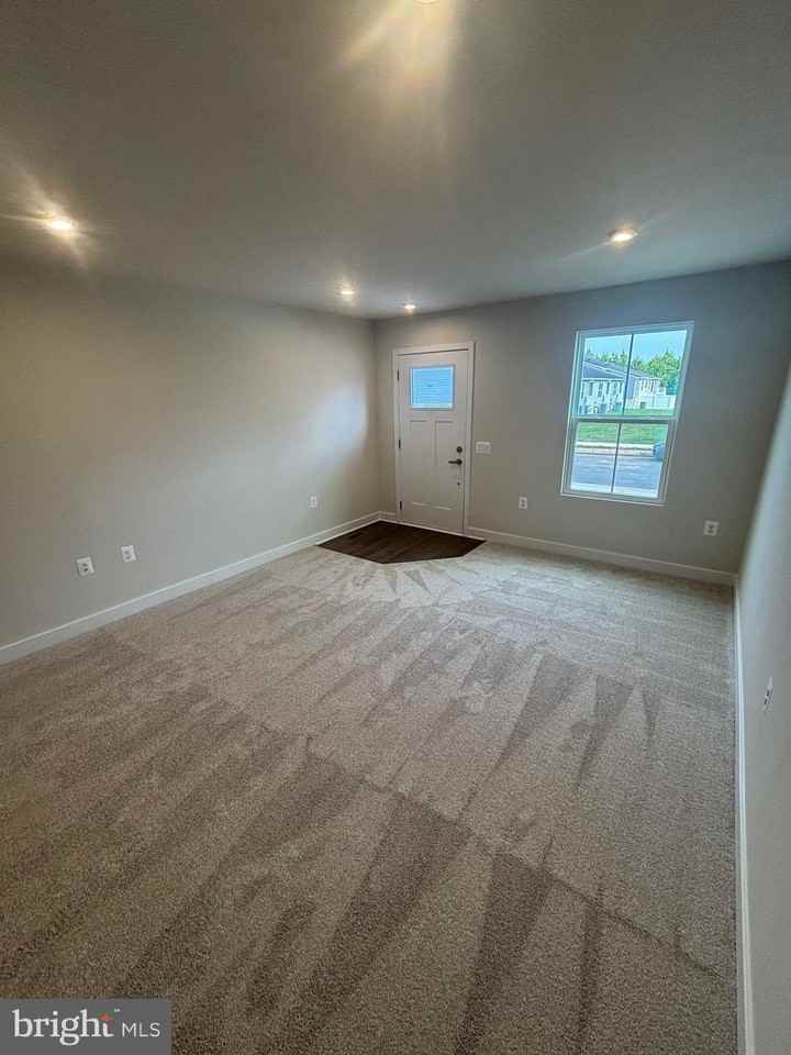 4347 Southerby Dr - Photo 4 of 38
