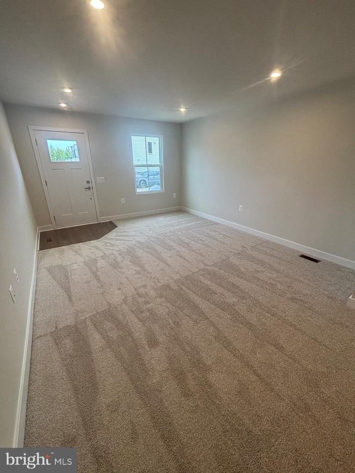 4347 Southerby Dr - Photo 5 of 38
