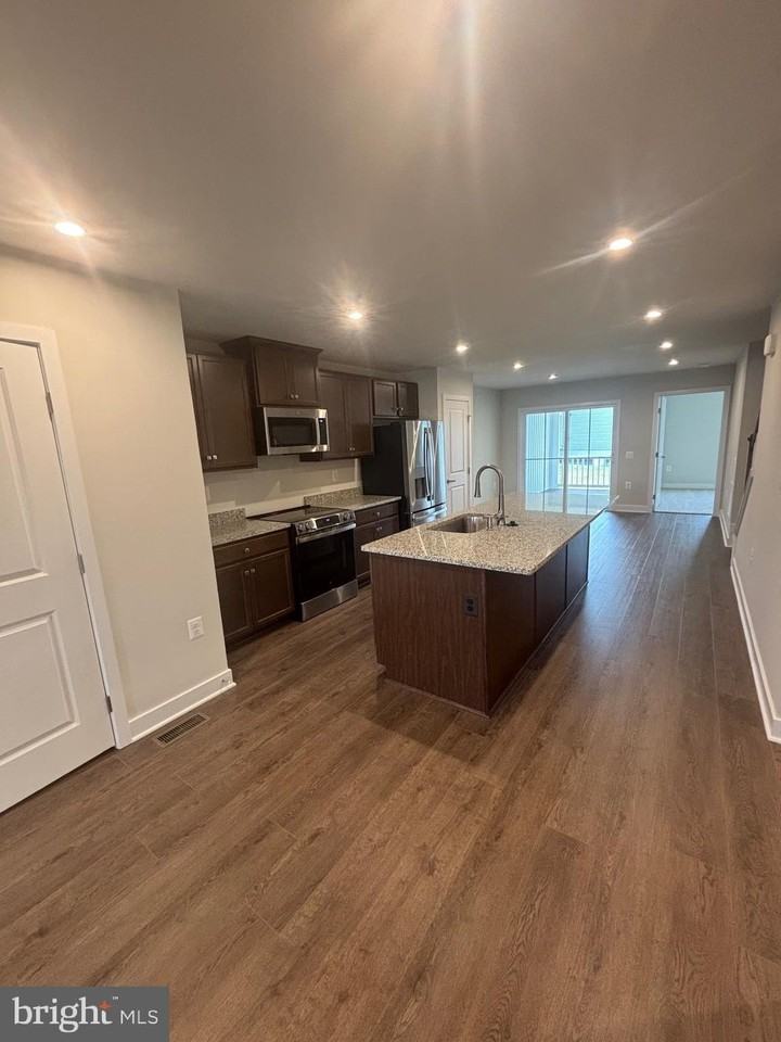 4347 Southerby Dr - Photo 6 of 38