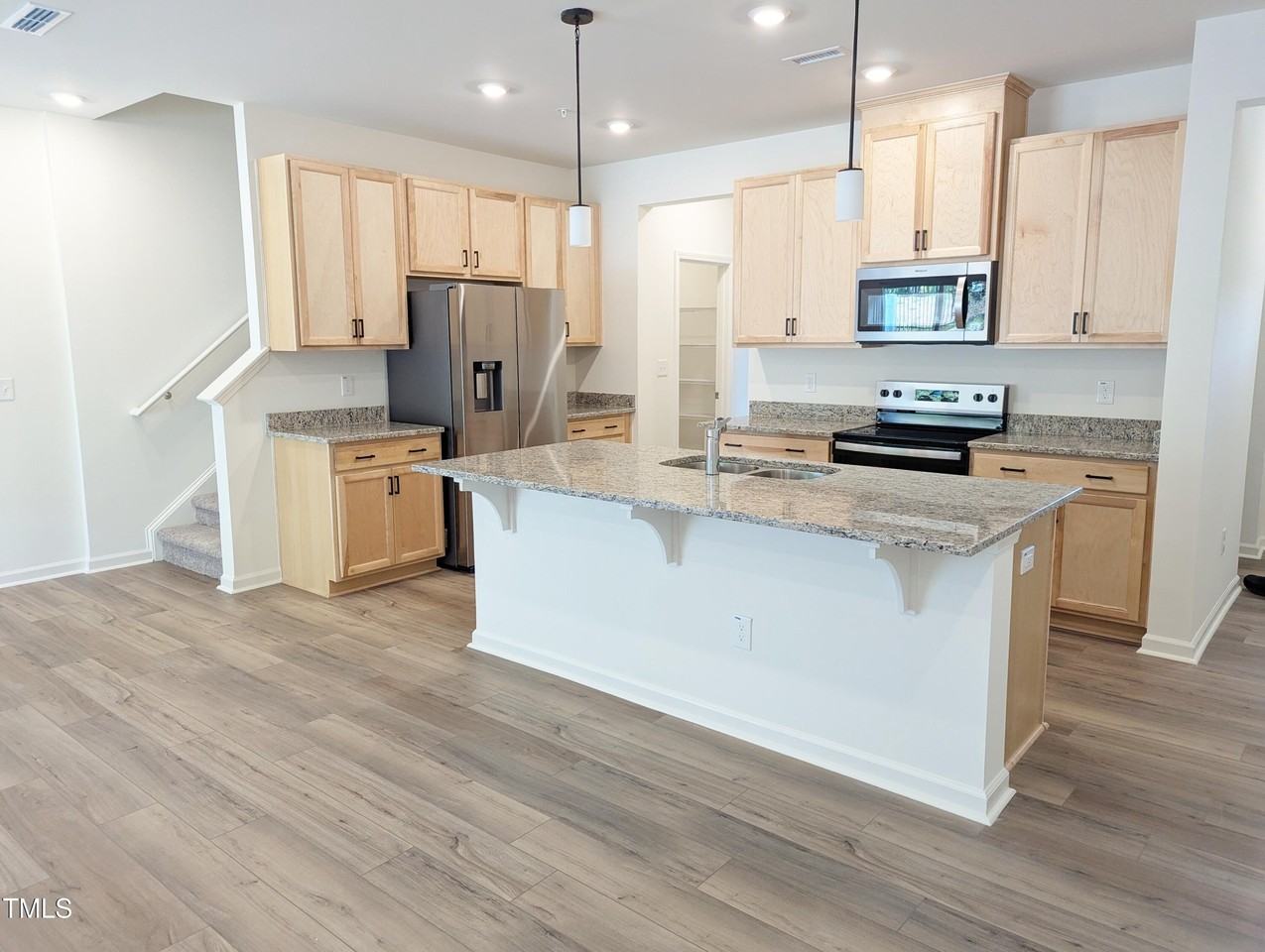 173 Cabernet Dr - Photo 2 of 16